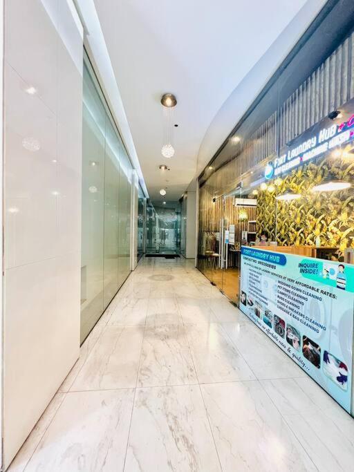 Apartment Pool X View 2 Bed Loft With Wifi & Netflix Manila